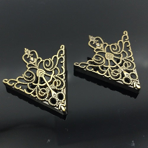 1Pair Crown Hollow Pattern Triangle Shirt Collar Horns Pin Gold Ancient Bronze Colors Tie Clips For DIY  Women Jewelry Findings