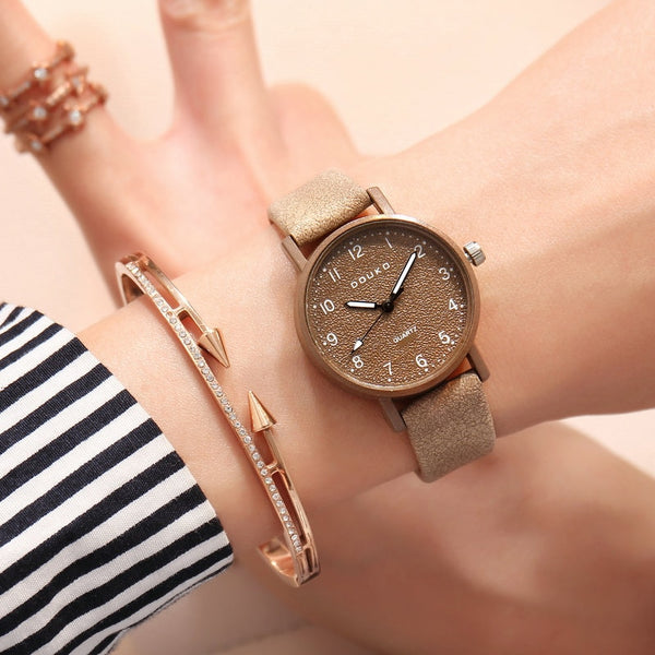 Women Watches Simple Quartz Wrist-watches for Elegant Ladies Leather Band Brown Black Retro Chic Students Watches Female Vintage
