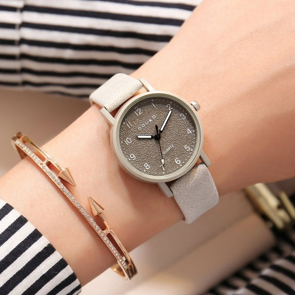 Women Watches Simple Quartz Wrist-watches for Elegant Ladies Leather Band Brown Black Retro Chic Students Watches Female Vintage